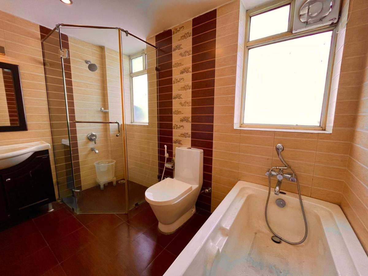 Hotel Reo Twist, Haridwar Bagian luar foto