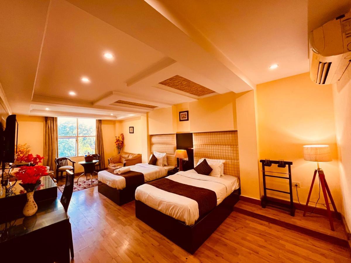 Hotel Reo Twist, Haridwar Bagian luar foto