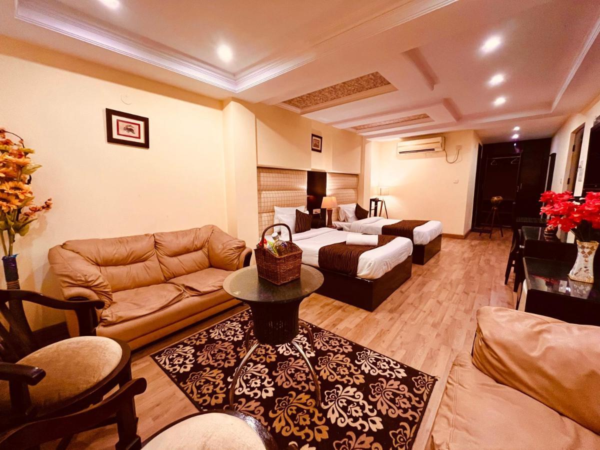 Hotel Reo Twist, Haridwar Bagian luar foto