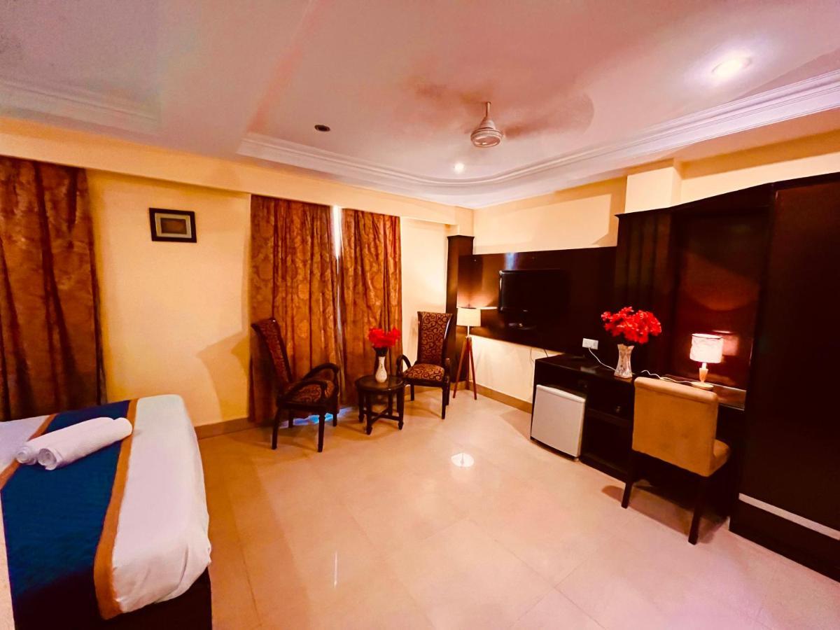 Hotel Reo Twist, Haridwar Bagian luar foto