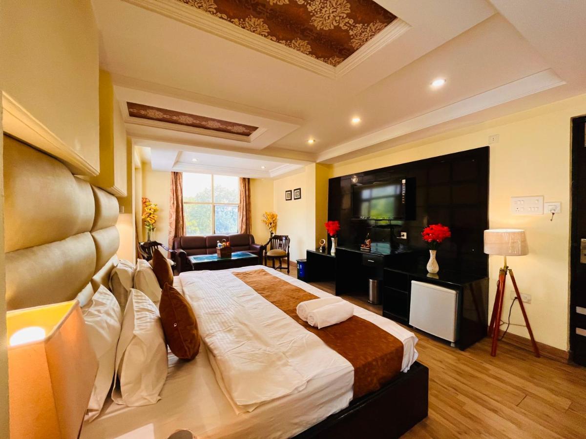 Hotel Reo Twist, Haridwar Bagian luar foto
